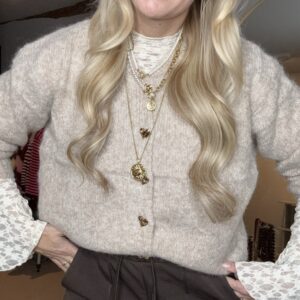 Vest met gouden hartjes knopen zandkleurig