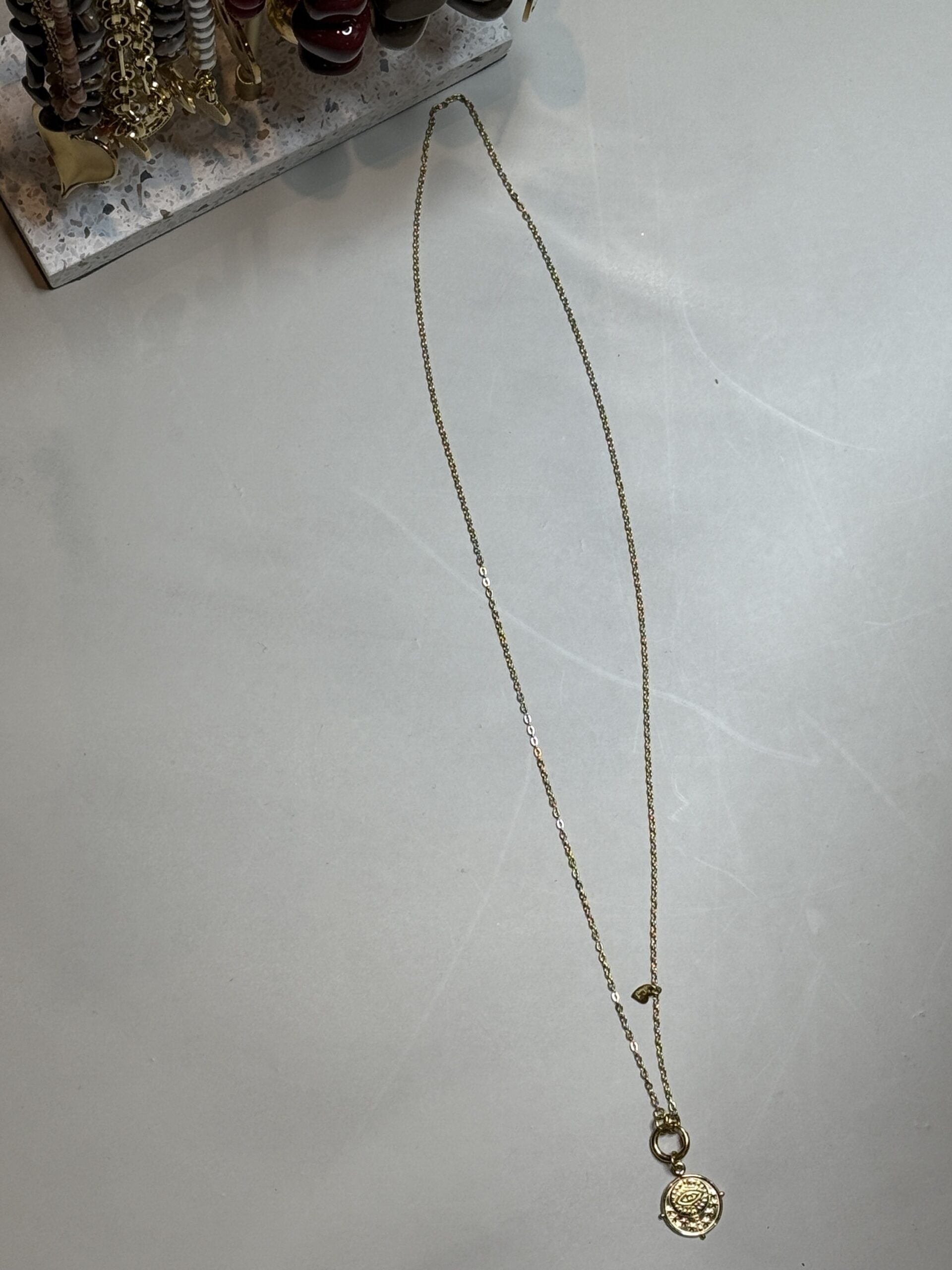 Lange gouden ketting met muntje - Afbeelding 2