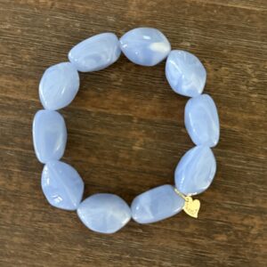 Armband ijsblauw acryl kralen